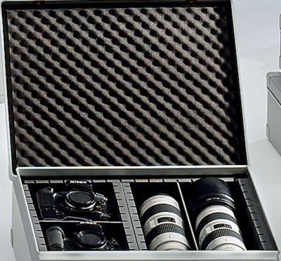 Schaumstoff-Set f&uuml;r Alu-Koffer - f&uuml;r Inhalt 20 Liter 1 Noppen-Deckplatte, 1 Bodenplatte, 2 L&auml;ngs- und 2 Stirnteile, Trennw&auml;nde